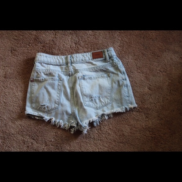 High waisted UO jean shorts - Picture 2 of 2